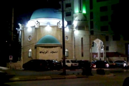 إغلاق مسجد الرباط في بيت لحم بسبب انتشار فايروس "كورونا" بين المصلين