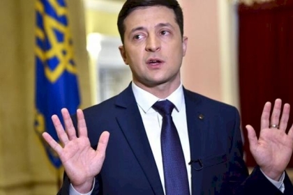 بعد لقاء وسطاء أفارقة.. زيلينسكي يرفض أي تفاوض مع روسيا