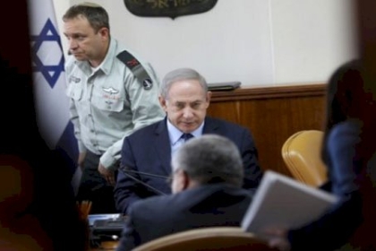 استقالة ضابط الشرطة الإسرائيلية المسؤول عن تحقيقات فساد نتنياهو بشكل مفاجئ