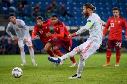 راموس يضيع ركلتي جزاء.. و"رد غير متوقع" من مدربه