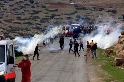 نابلس: إصابات خلال استهداف الاحتلال مسيرة مناهضة للاستيطان في بيت دجن