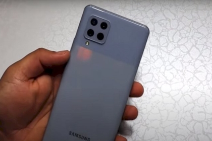 سامسونغ تطرح هاتفا متطورا بسعر منافس