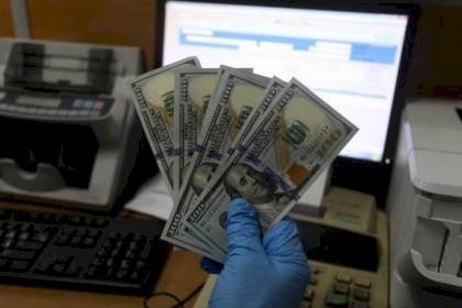 تنويه من وزارة التنمية الاجتماعية حول آلية صرف المنحة القطرية 100 دولار