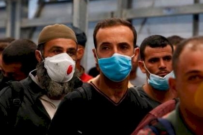 الاحتلال يُقرر تحويل رواتب العمال الفلسطينيين في الداخل المحتل للبنوك