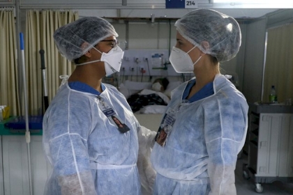 خبراء الصحة يحذرون من التراخي تجاه وباء كورونا