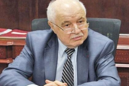 أبو غزالة: من غير المعقول إنتاج لقاح لأصعب مرض في العالم بستة أشهر