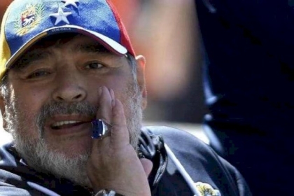 محامي مارادونا يعلن المفاجأة: وصية عجيبة من الأسطورة