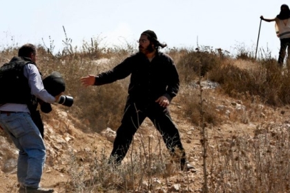 تقرير: عربدة غير مسبوقة للمستوطنين والاحتلال يخطط لزيادة أعدادهم إلى المليون