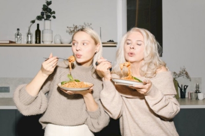 طرق للحد من عادة الإفراط في تناول الطعام!