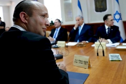 بينيت يشرع في اتصالات لتشكيل حكومة إسرائيلية