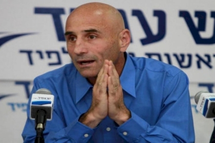 عضو كنيست ينشق عن "هناك مستقبل" ويعلن تأسيس حزب جديد