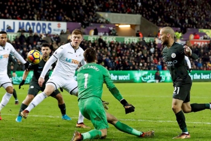 بسبب كورونا... أزمة في الدوري الإنجليزي