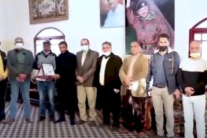 شاهد: زيارة قيادة محافظة رفح اهالي الشهداء الابطال