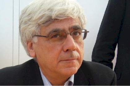 نسيبه: الرئيس عباس أراد التخلص من محمد دحلان حتى يستفرد بحركة فتح ومنظمة التحرير