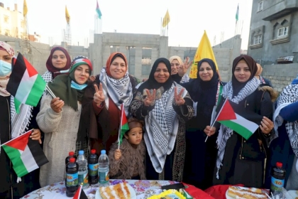 شاهد: مجلس المرأة بحركة فتح في محافظة خان يونس ينفذ فعالية لإحياء ذكرى الانطلاقة الـ 56