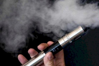 دراسة طبية تكشفُ وهم "السجائر الإلكترونية"