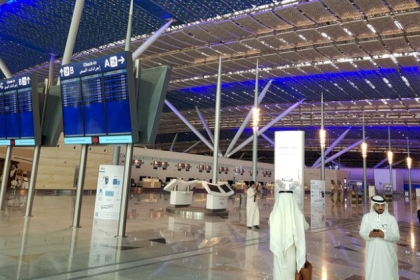 السعودية تعلن فتح المنافذ البرية والبحرية والجوية والسماح للمواطنين بالسفر اعتبارا من 31 مارس