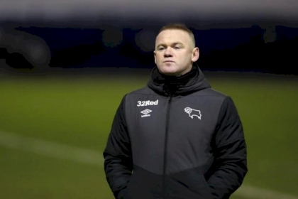 اللاعب الانجليزي روني ينهي مسيرته الكروية