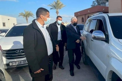 شاهد: وفود الفصائل الفلسطينية المشاركة في لقاءات القاهرة تصل قطاع غزة
