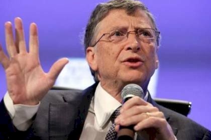 بيل غيتس يكشف سبب رفض الناس اللقاحات والكمامات