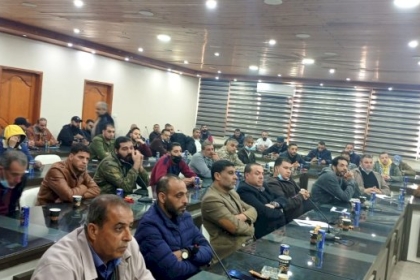 لجنة المقطوعة رواتبهم بساحة غزة تنفذ جلسة حول المشاركة السياسية وأهميتها