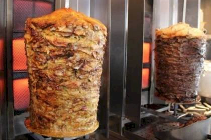 إغلاق 4 مطاعم شاورما في قطاع غزة مؤقتا لعدم توافر الشروط الصحية