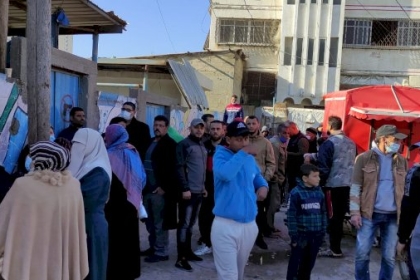 لجنة اللاجئين بمحافظة غزة تنظم وقفة احتجاج على قرار توحيد السلة الغذائية لفقراء اللاجئين