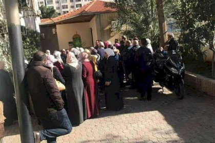 اعتصام يومي للعاملين بوزارة الصحة برام الله للمستثنين من علاوة طبيعة العمل