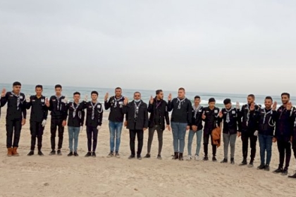 لجنة مستقبل وطن الكشفية تشارك في حملة تطوعية لتنظيف شاطئ البحر