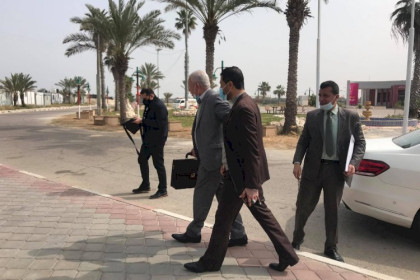 بالصور: وفود الفصائل الفلسطينية  تتوجه إلى القاهرة لاستكمال الحوارات