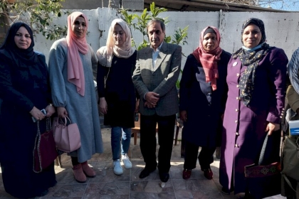 بالصور:  وفد من مجلس المرأة بساحة غزة ومحافظة الشمال  يهنئ القيادي أبو شباك بعد عودته لأرض الوطن