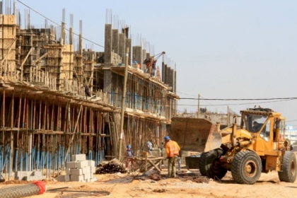 اتحاد المقاولين يلوح بوقف العمل في المشاريع التي تحت التنفيذ