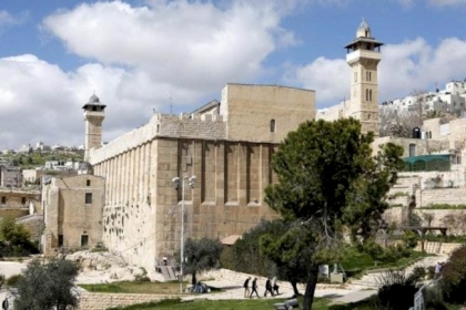 أوقاف الخليل تدعو المواطنين لتكثيف تواجدهم للصلاة في الحرم الابراهيمي