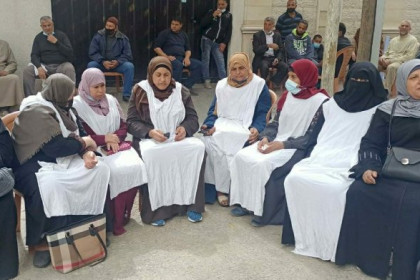 غزة: تظاهرة بالأكفان وأحبال المشانق لتقول "كفى" للقيادة الفلسطينية