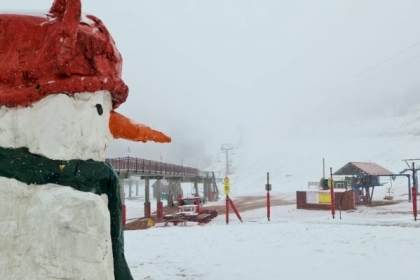 إغلاق جبل الشيخ إثر استمرار تساقط الثلوج