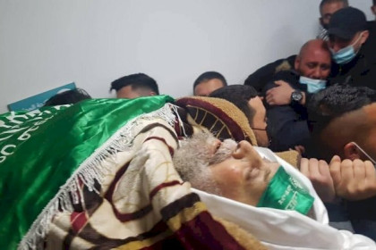 بالصور: بدء تشييع جثمان القياديين عمر البرغوثي وعدنان أبو تبانة