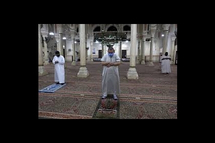 الأوقاف بغزة تتحدث عن الصلاة بالمساجد في ضوء الإغلاقات الجديدة