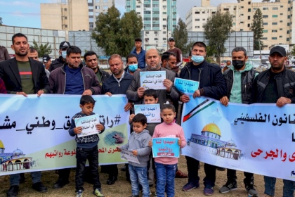 وقفة في جنين تضامنا مع الأسرى