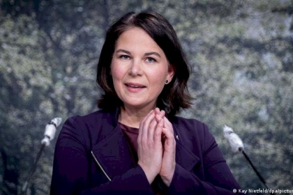 حزب الخضر يرشّح رئيسته المشاركة أنالينا بيربوك لخلافة ميركل