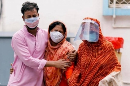 انهيار النظام الصحي في الهند ..حالة وفاة خلال اقل من 5 دقائق وأرقام الاصابات صادمة