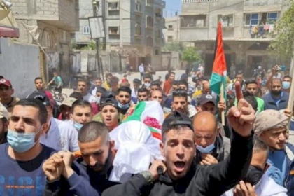 تشييع جثمان الطفل الشهيد محمد فريجات في مدينة الخليل