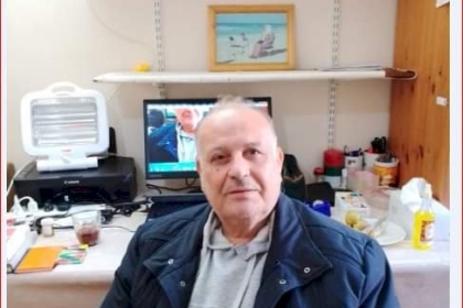 أربعة وخمسون زوجاً وزفاف واحد