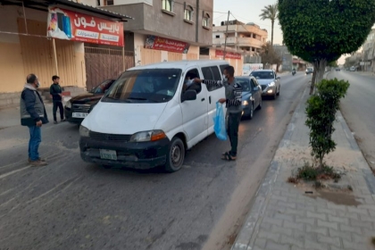 بالصور: مجلس العمال بمحافظة رفح تنفذ مبادرة إفطار صائم في الشوارع العامة