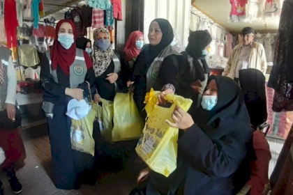 بالصور..لجنة المرأة العاملة في مجلس العمال محافظة خانيونس تكرم العاملين في البسطات الصغيرة