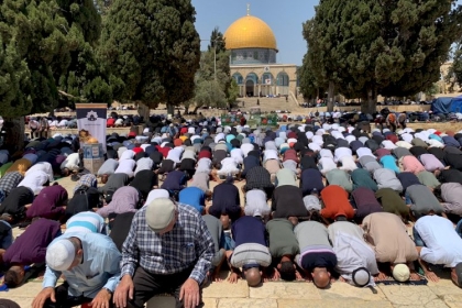 صور: 60 الف مصلٍ أدو صلاة الجمعة الثالثة من شهر رمضان في المسجد الأقصى المبارك