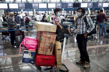 سلطنة عمان تقرر تمديد تعليق دخول القادمين إليها من 14 دولة حتى إشعار آخر