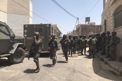 قوات الاحتلال تقتحم بلدة بيت دقو شمال غرب القدس