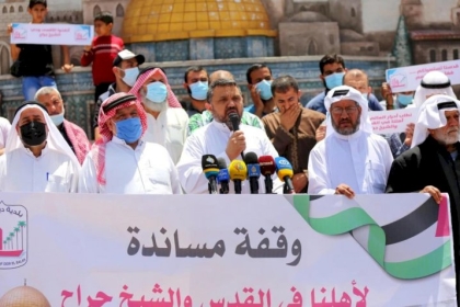 وقفة تضامنية في دير البلح تضامنًا مع أهالي القدس والشيخ جراح