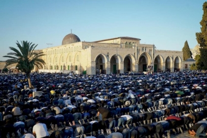 الخليل: مئات المصلين يؤدون صلاة العيد في الحرم الابراهيمي