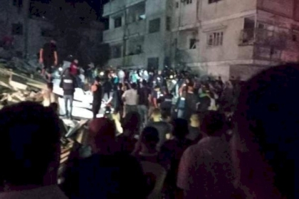 في جريمة جديدة.. 10 شهداء وعدد من الإصابات في قصفٍ منزل بمخيم الشاطئ غرب مدينة غزة